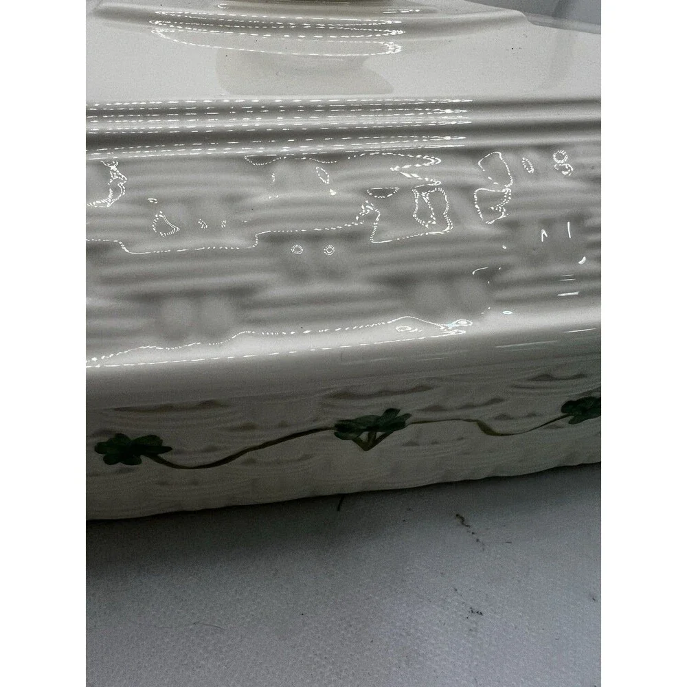 Belleek Everyday Shamrock 2 Qt Covered Casserole Handmade Ireland irish table